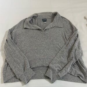 ARULA Cropped Heather Gray Knit Top